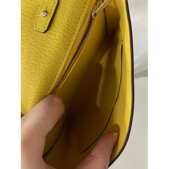 Hermes Cinhetic To Go Shoulder Bag in Yellow Leather - Picture 5 of 12